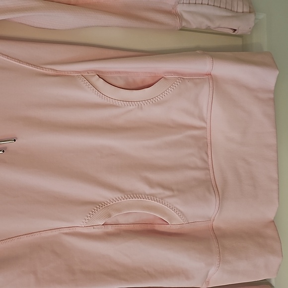 311. Lululemon Stay on Course Pullover - Picture 3 of 11